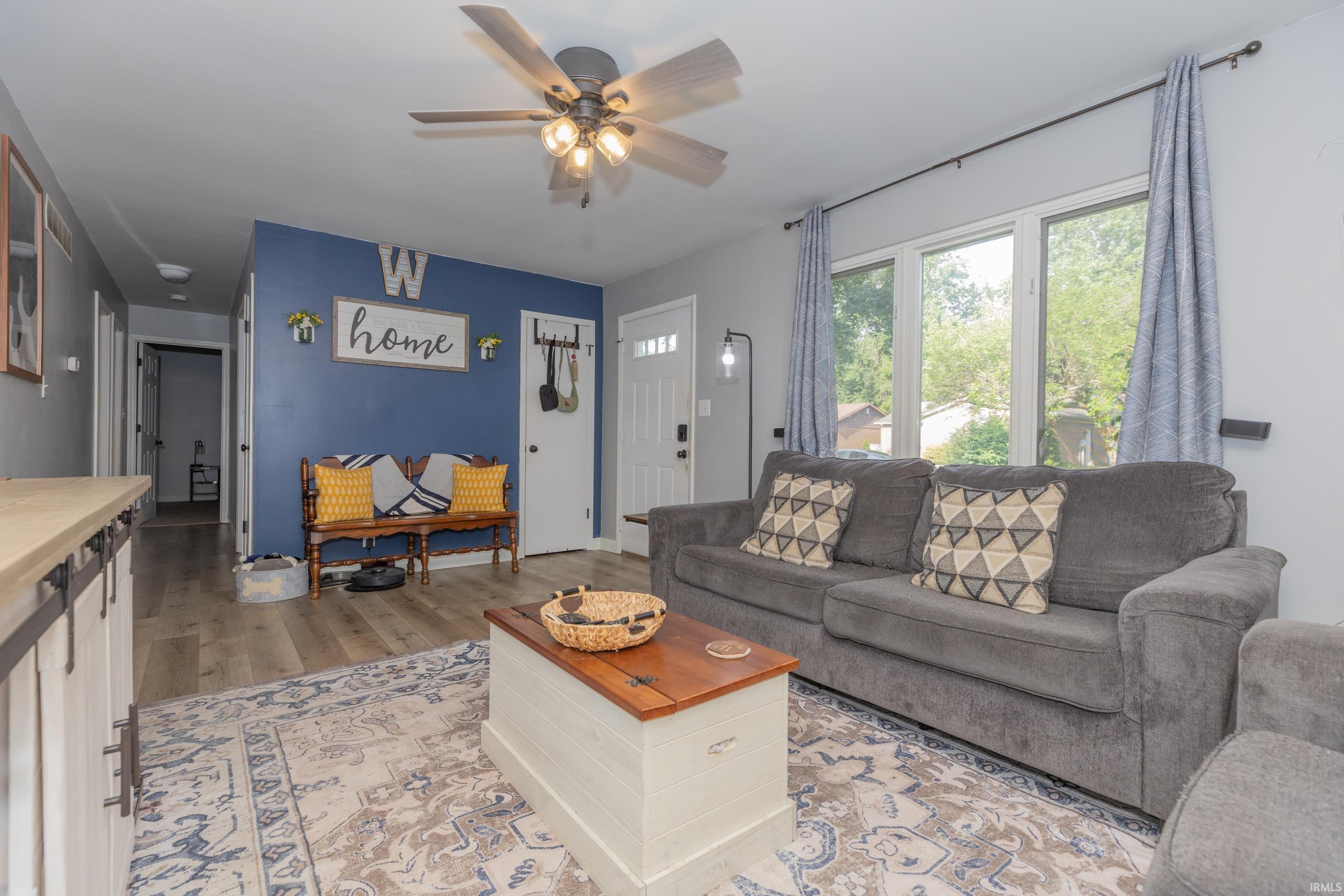 712 Greenfield Road Evansville, IN 47715 - Photo 3 of 21 Gallery Image 3