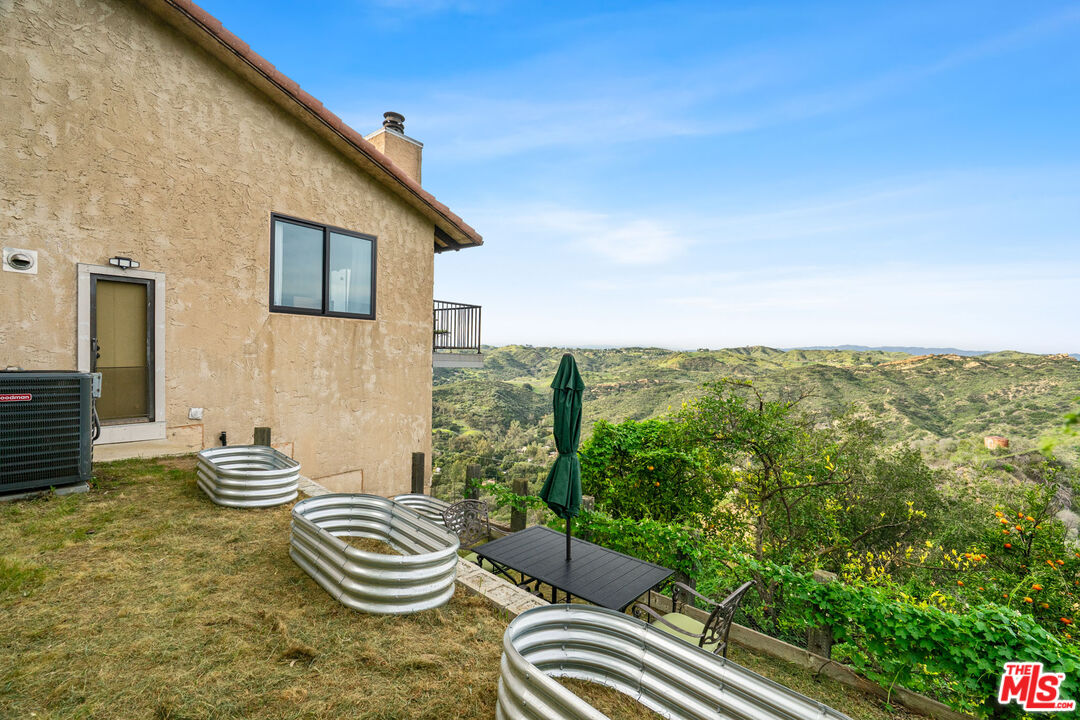 1432 Penny Road, Unit A Topanga, CA 90290 - Photo 16 of 27