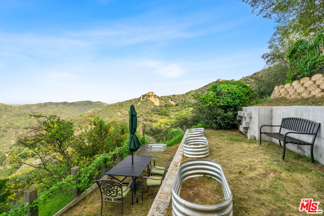 1432 Penny Road, Unit A Topanga, CA 90290 - Photo 17 of 27