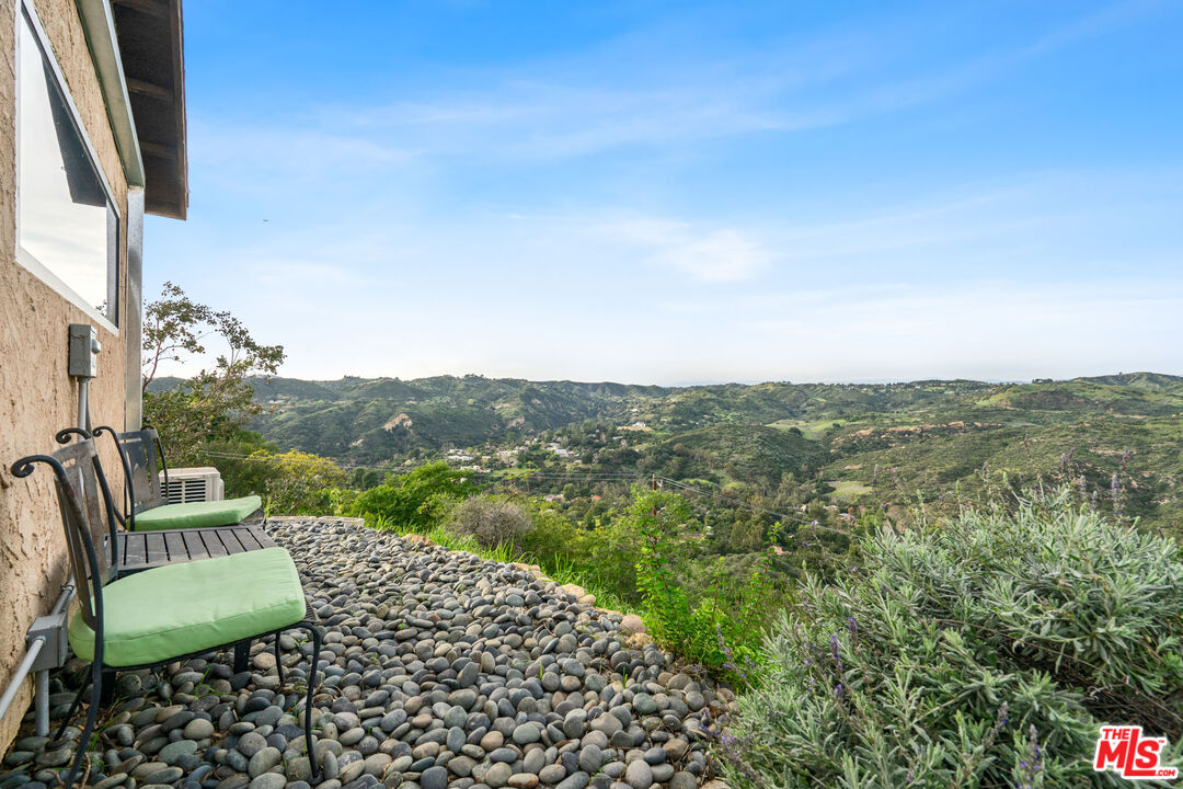 1432 Penny Road, Unit A Topanga, CA 90290 - Photo 22 of 27