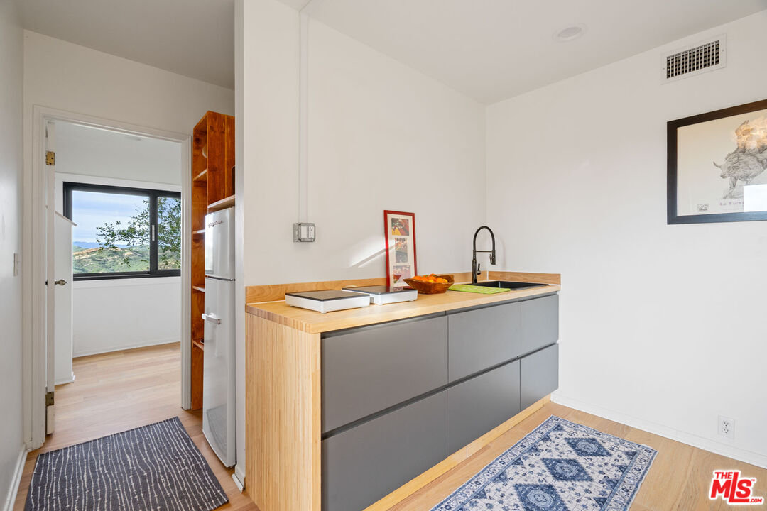 1432 Penny Road, Unit A Topanga, CA 90290 - Photo 7 of 27