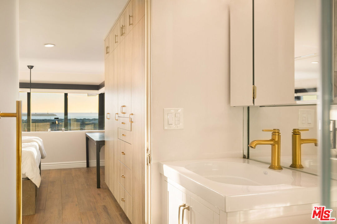 6 Voyage Street, Unit 101 Marina del Rey, CA 90292 - Photo 16 of 39