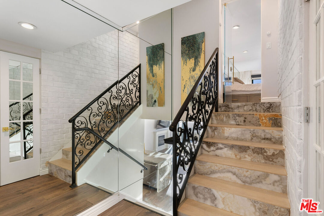 6 Voyage Street, Unit 101 Marina del Rey, CA 90292 - Photo 20 of 39