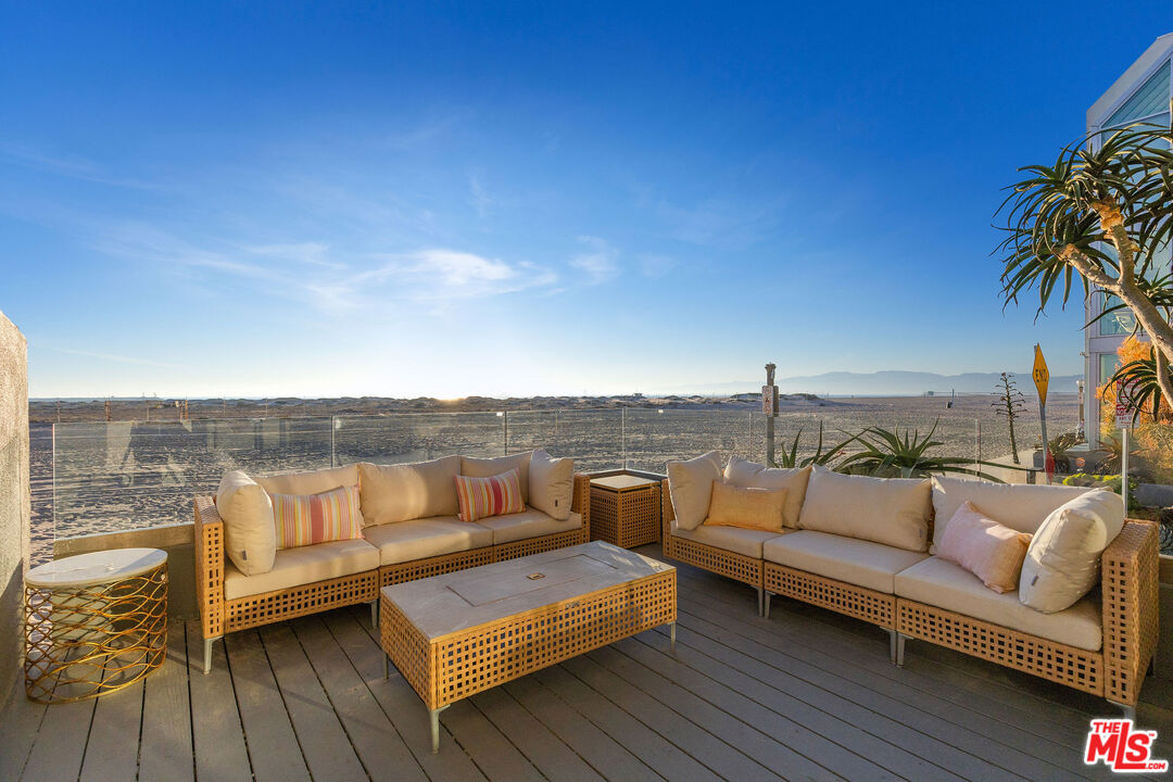 6 Voyage Street, Unit 101 Marina del Rey, CA 90292 - Photo 21 of 39