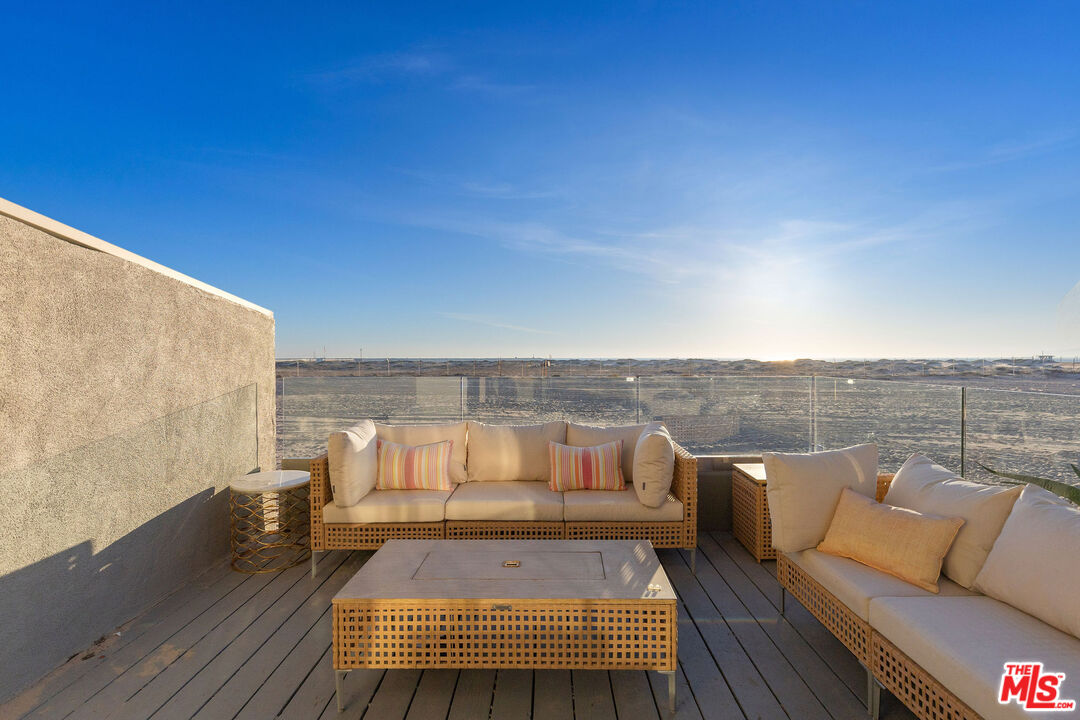 6 Voyage Street, Unit 101 Marina del Rey, CA 90292 - Photo 22 of 39