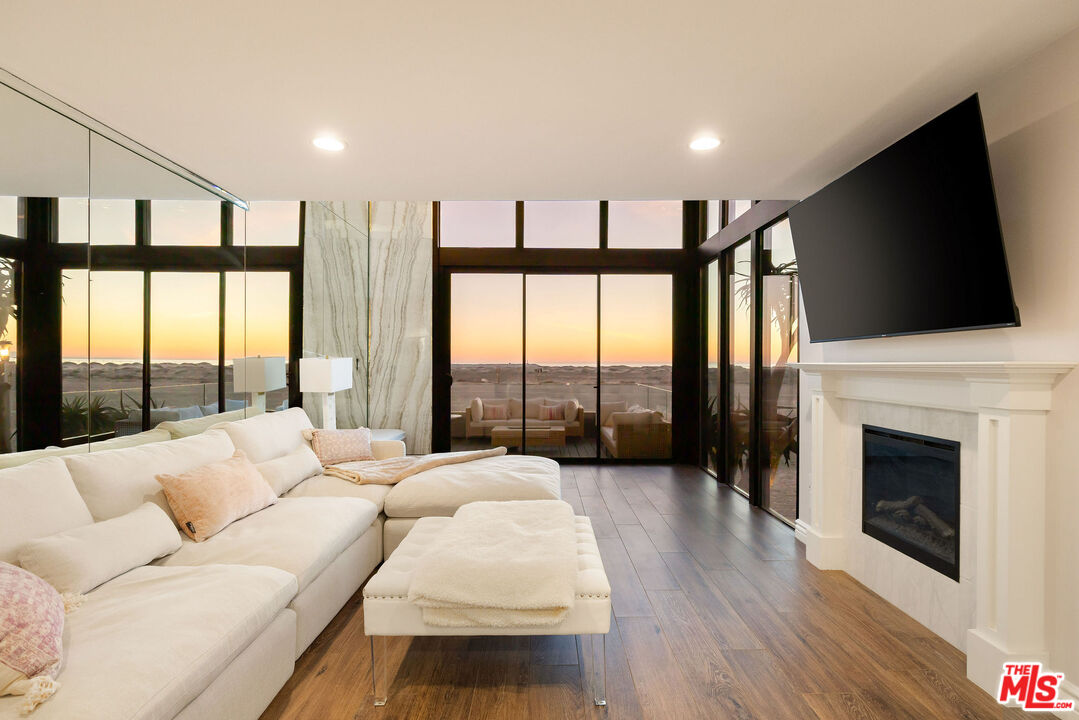 6 Voyage Street, Unit 101 Marina del Rey, CA 90292 - Photo 29 of 39