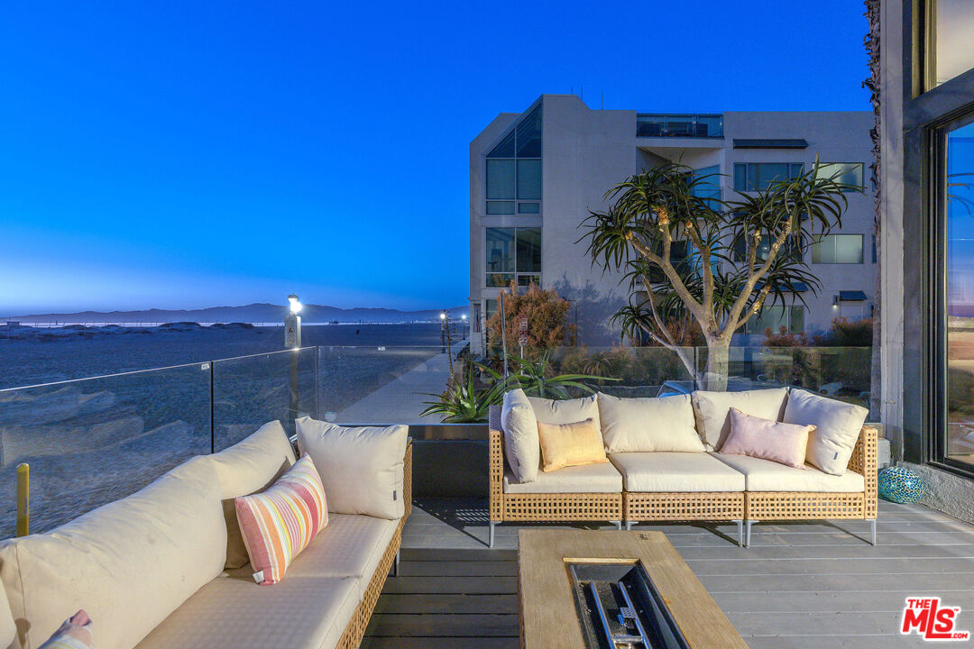 6 Voyage Street, Unit 101 Marina del Rey, CA 90292 - Photo 36 of 39