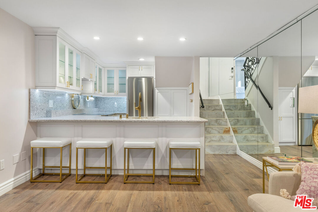 6 Voyage Street, Unit 101 Marina del Rey, CA 90292 - Photo 7 of 39