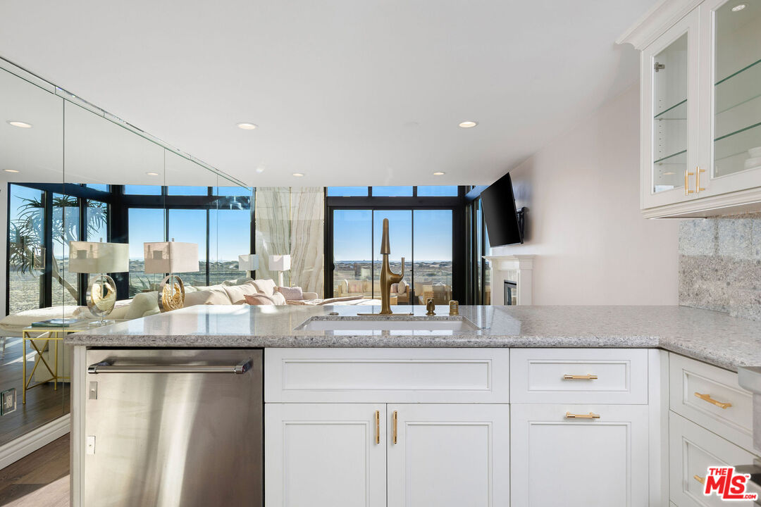 6 Voyage Street, Unit 101 Marina del Rey, CA 90292 - Photo 9 of 39