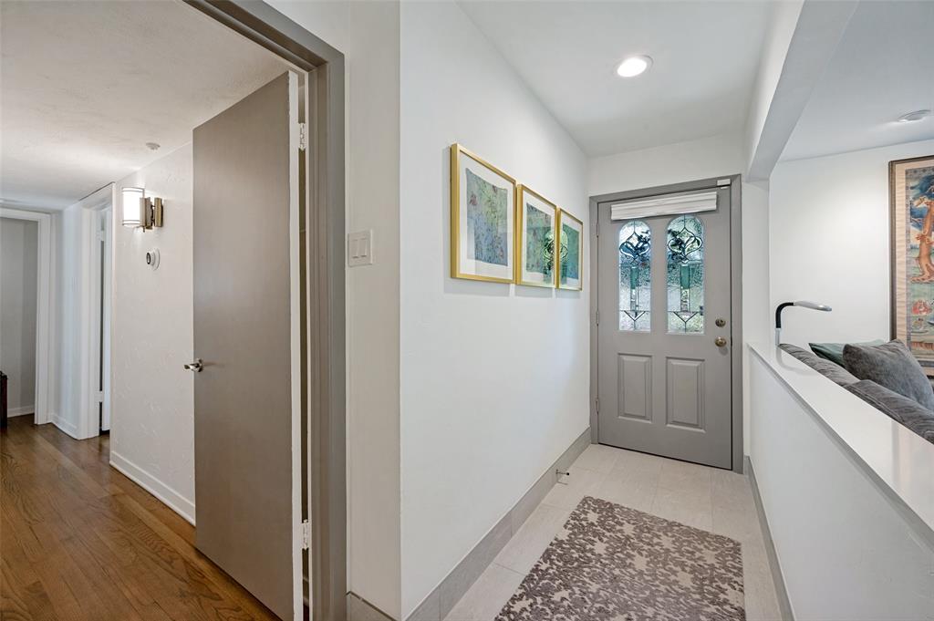3525 Timberview Road Dallas, TX 75229 - Photo 5 of 31 Gallery Image 5