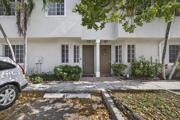 $2,250 | 4147 Napoli Lake Drive, West Palm Beach, FL 33410