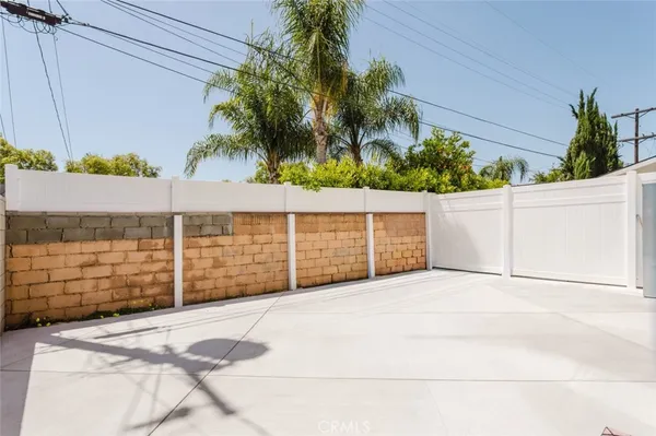 $3,900 | 13540 Hamlin Street, Van Nuys, CA 91401