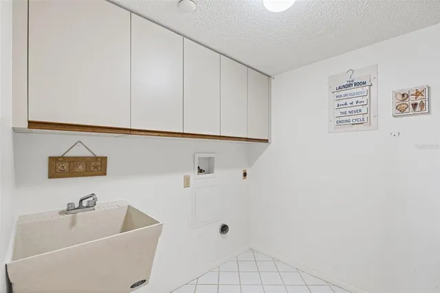 $1,900 | 4550 Pinebrook Circle, Unit 303, Bradenton, FL 34209