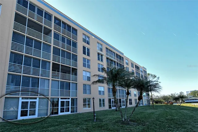 $1,900 | 4550 Pinebrook Circle, Unit 303, Bradenton, FL 34209