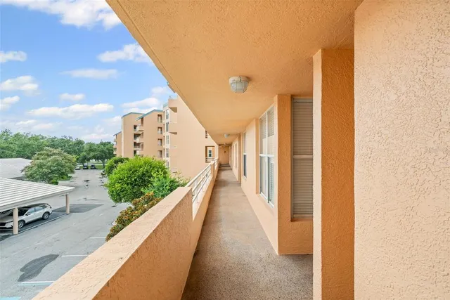 $1,900 | 4550 Pinebrook Circle, Unit 303, Bradenton, FL 34209