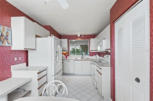 $1,900 | 4550 Pinebrook Circle, Unit 303, Bradenton, FL 34209