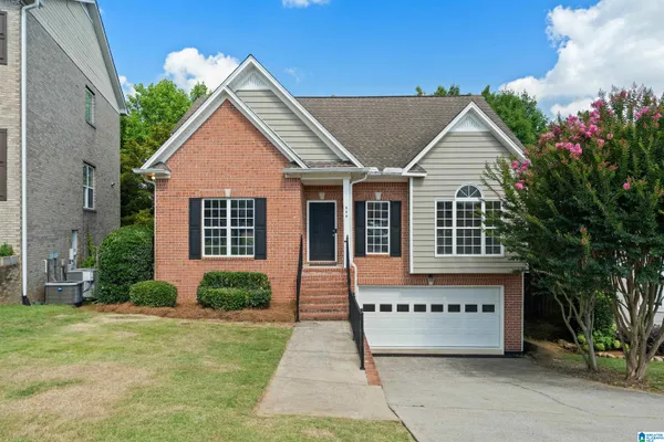 $439,900 | 529 Willow Oaks Circle, Vestavia Hills, AL 35226
