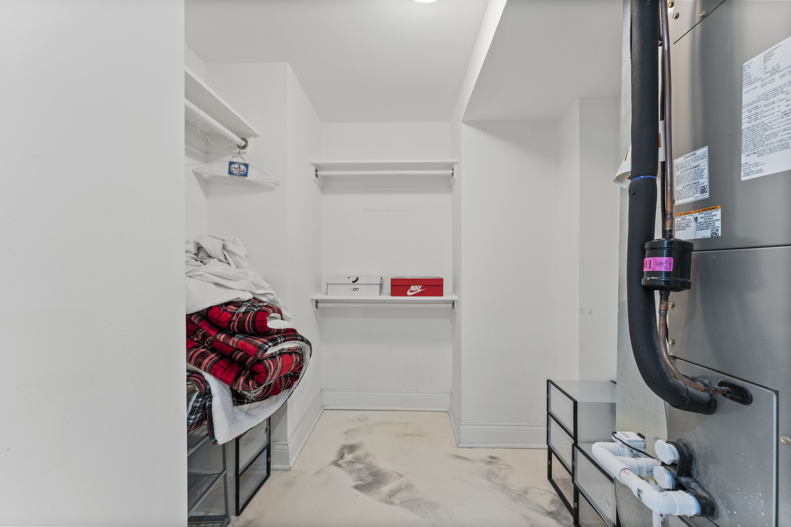 201 East Chestnut Street, Unit 11E Chicago, IL 60611 - Photo 20 of 43