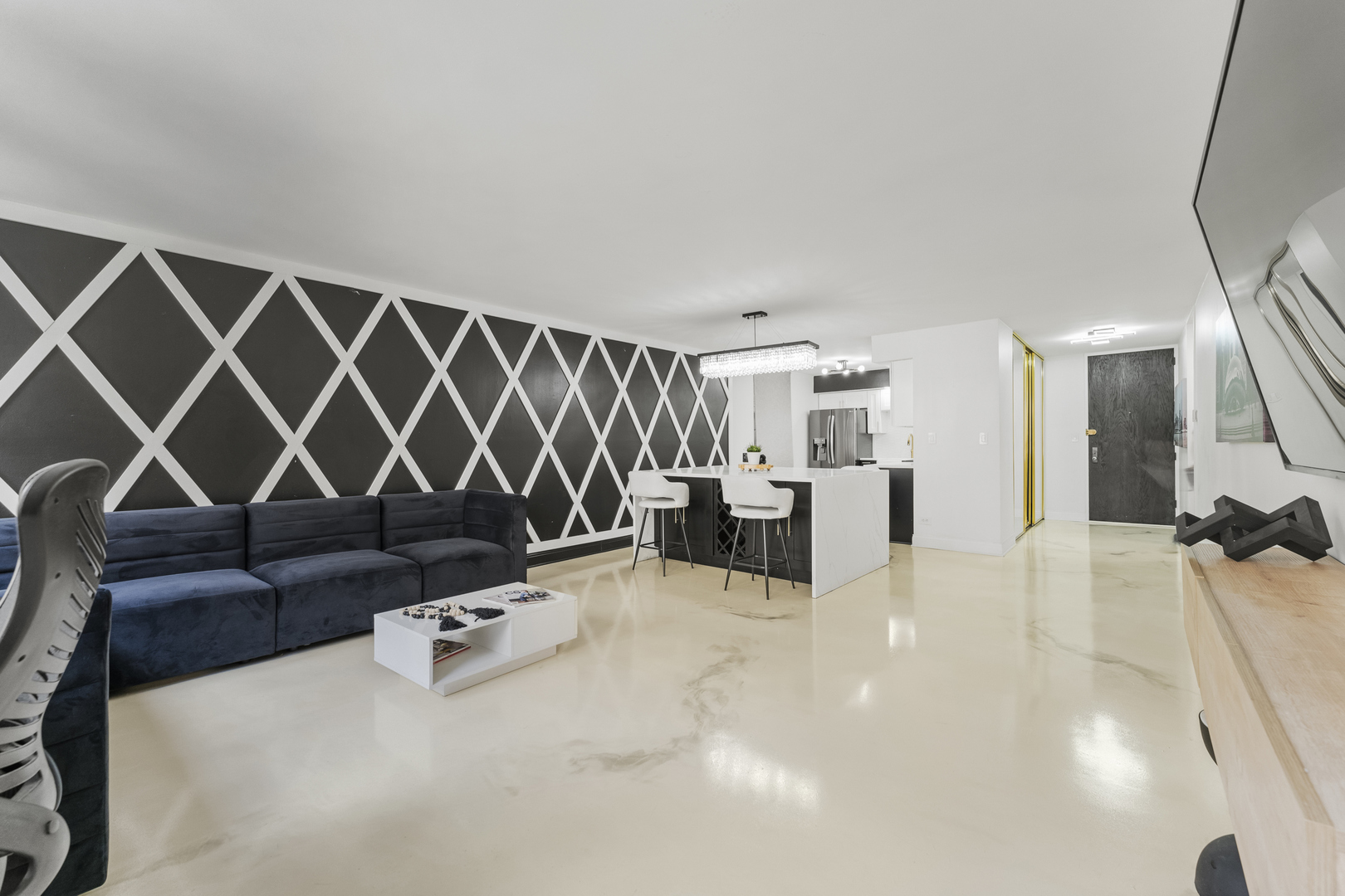 201 East Chestnut Street, Unit 11E Chicago, IL 60611 - Photo 2 of 43