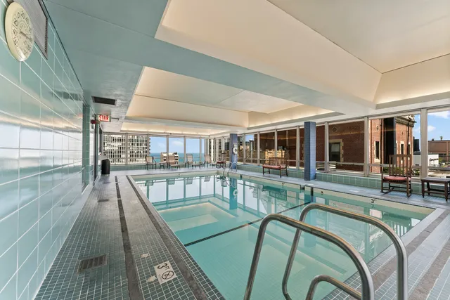 $250,000 | 201 East Chestnut Street, Unit 11E, Chicago, IL 60611