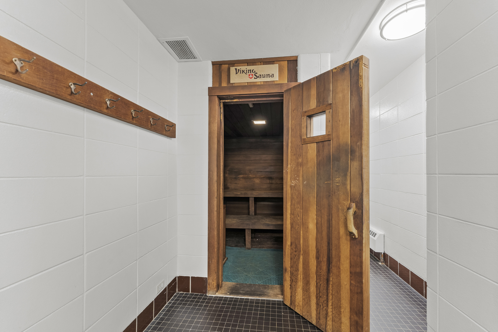 201 East Chestnut Street, Unit 11E Chicago, IL 60611 - Photo 27 of 43