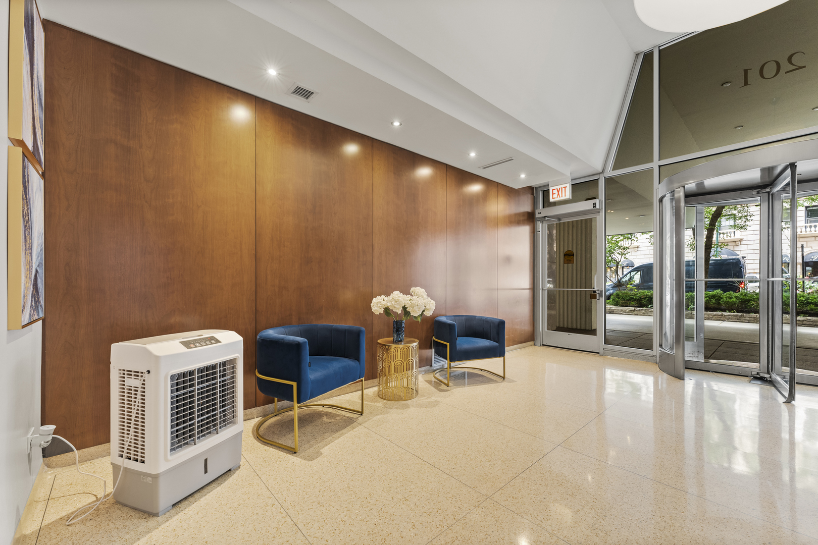 201 East Chestnut Street, Unit 11E Chicago, IL 60611 - Photo 33 of 43