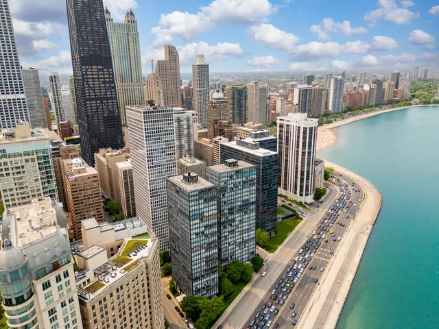 $250,000 | 201 East Chestnut Street, Unit 11E, Chicago, IL 60611