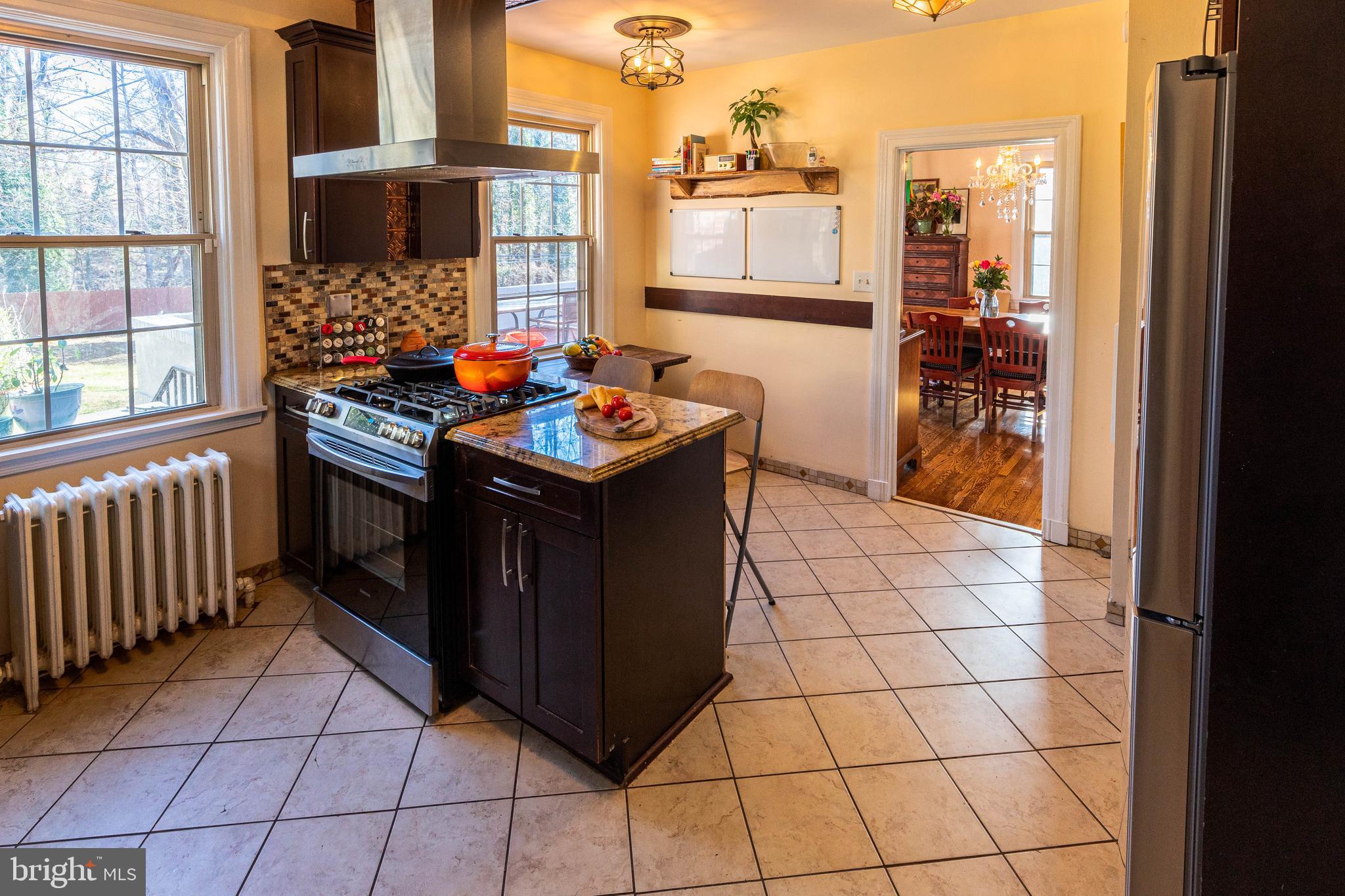 513 Nottingham Road Baltimore, MD 21229 - Photo 4 of 21 Gallery Image 4