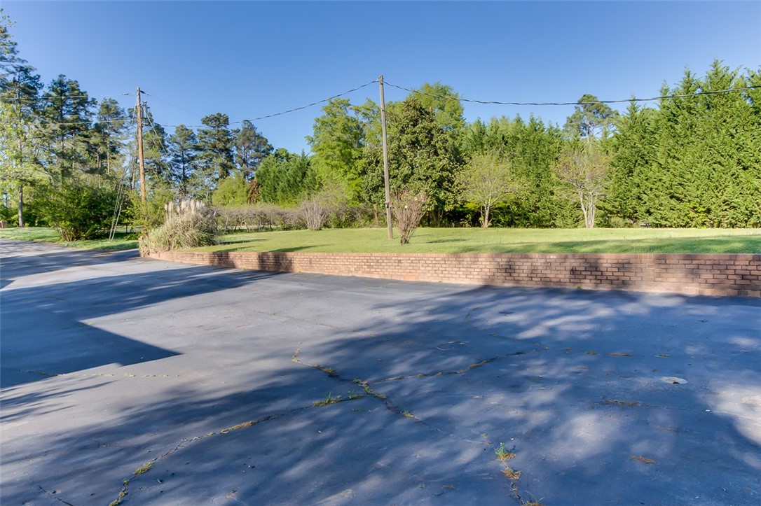 301 Green Pond Road Anderson, SC 29626 - Photo 3 of 40 Gallery Image 3