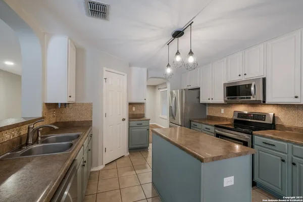$2,250 | 15234 Redbird Manor, San Antonio, TX 78253