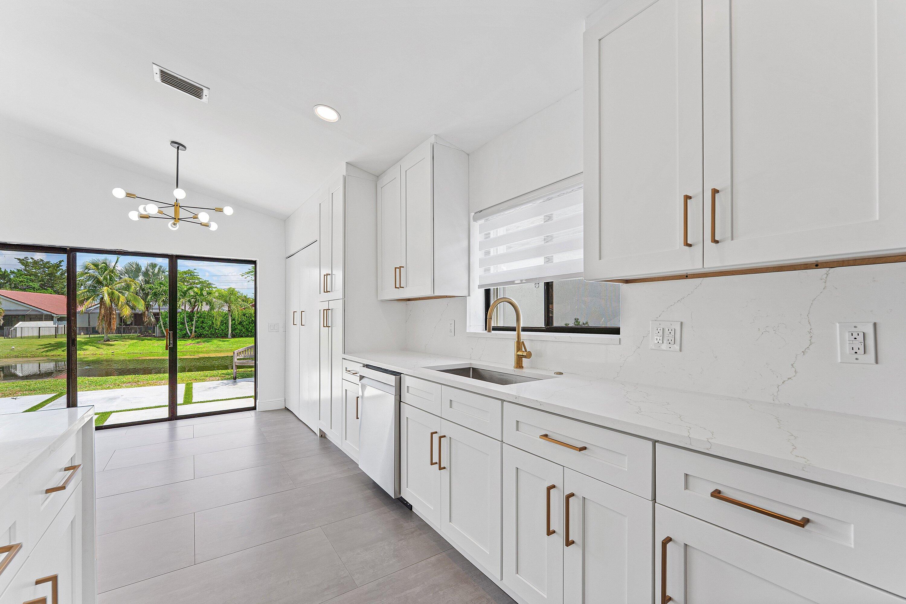 11152 Highland Circle Boca Raton, FL 33428 - Photo 8 of 44 018-11152HighlandCircle-BocaRaton-FL-334