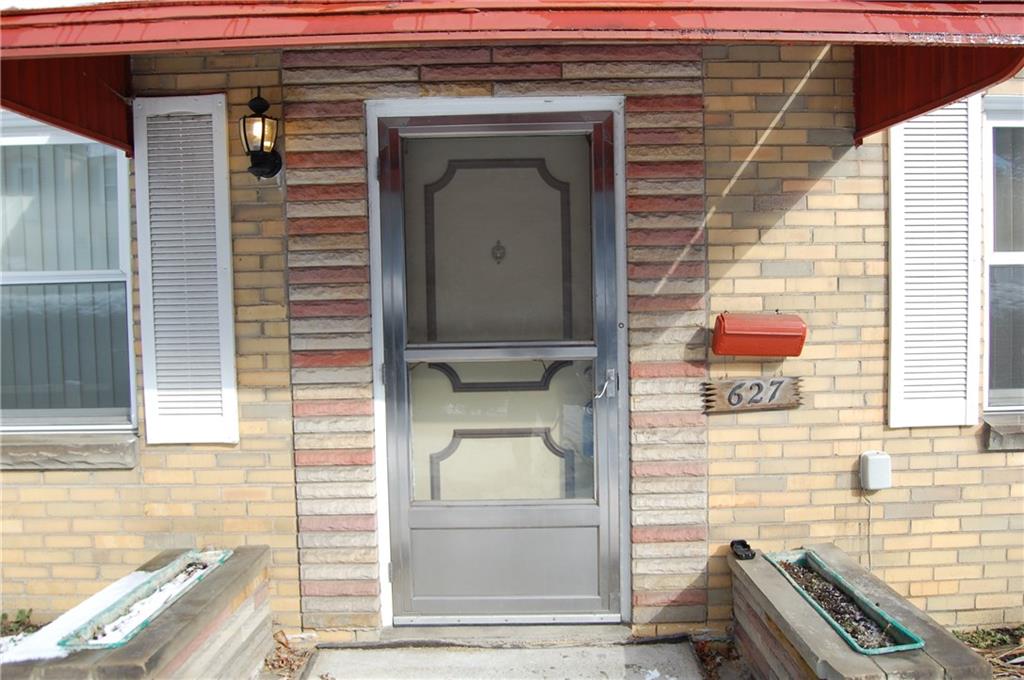 627 Cascade Road Pittsburgh, PA 15221 - Photo 2 of 25 Front door