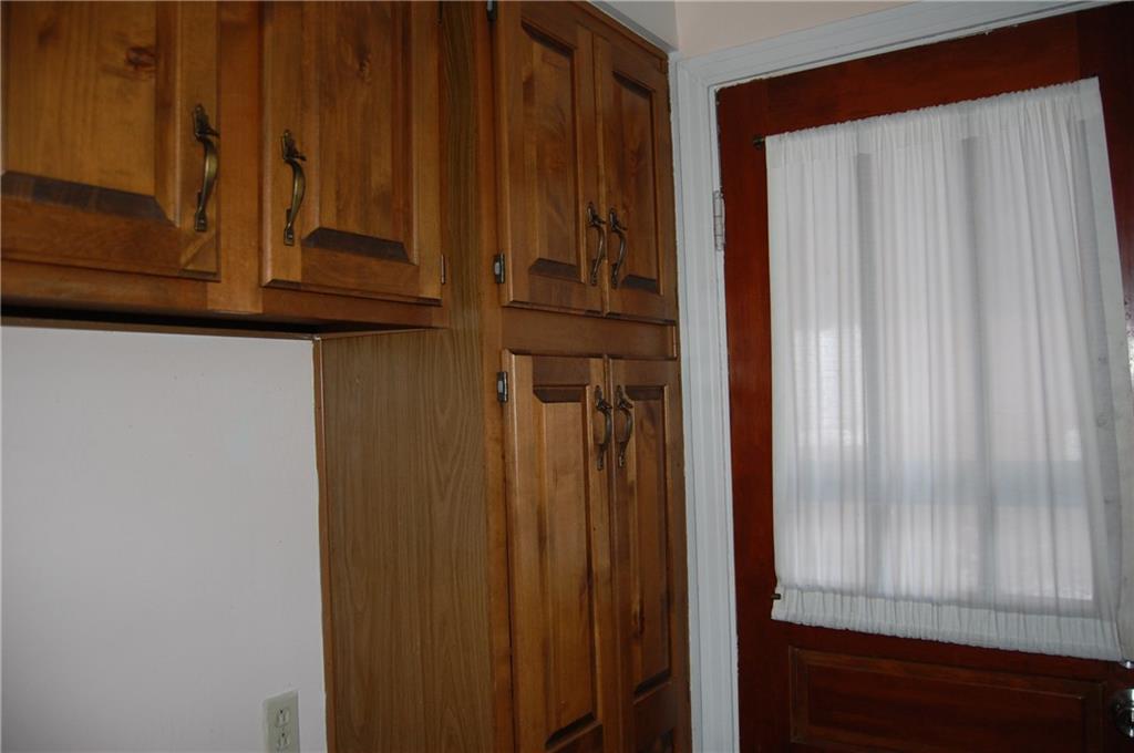 627 Cascade Road Pittsburgh, PA 15221 - Photo 13 of 25 Kitchen