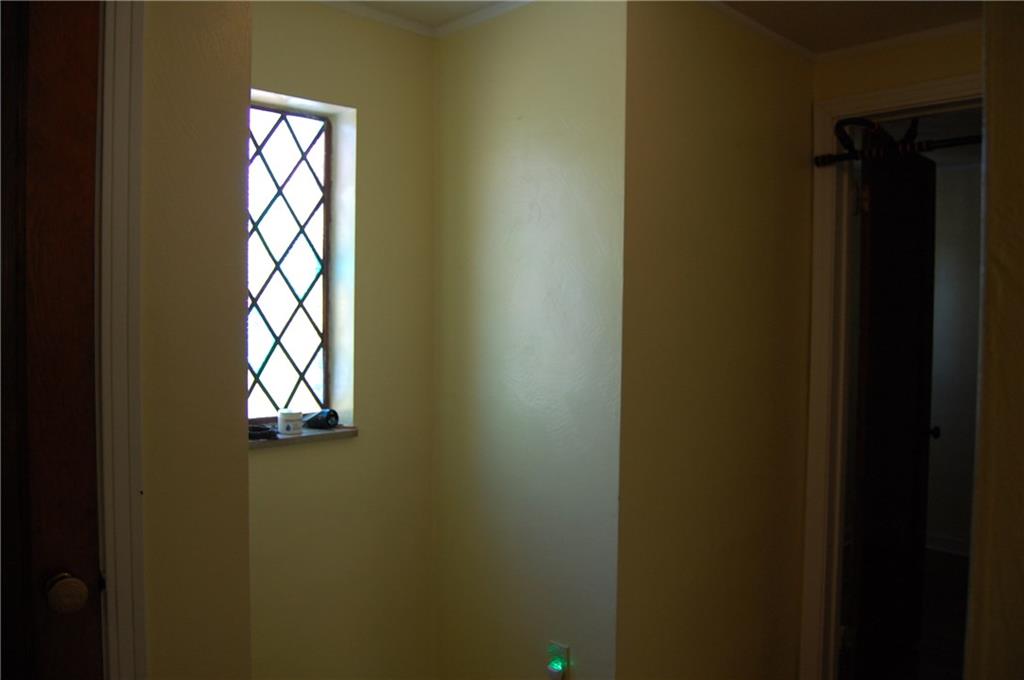 627 Cascade Road Pittsburgh, PA 15221 - Photo 14 of 25 Hall