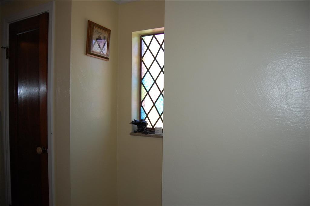 627 Cascade Road Pittsburgh, PA 15221 - Photo 15 of 25 Hall