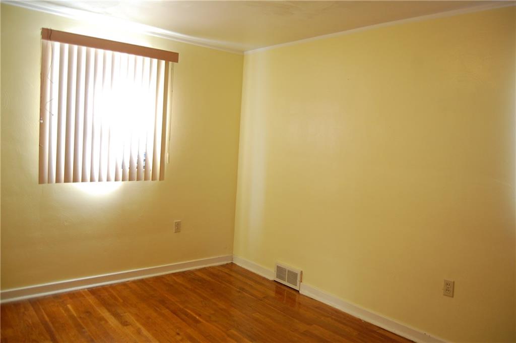 627 Cascade Road Pittsburgh, PA 15221 - Photo 16 of 25 Master Bedroom