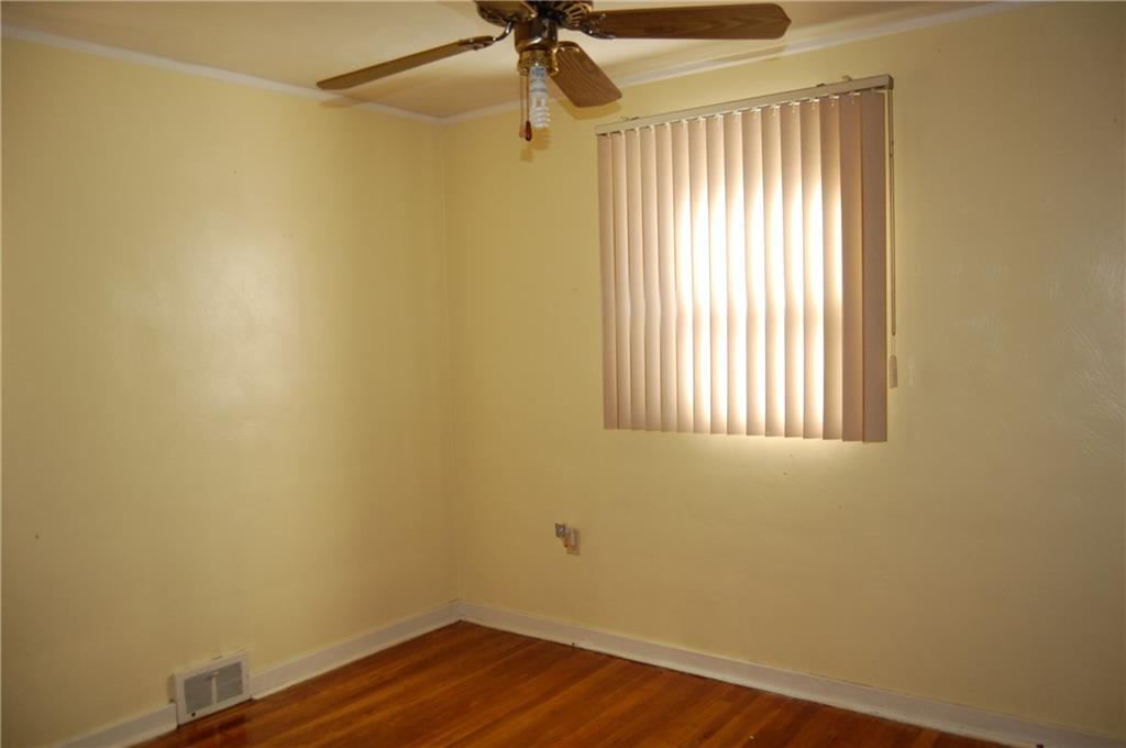 627 Cascade Road Pittsburgh, PA 15221 - Photo 18 of 25 2nd Bedroom, another view