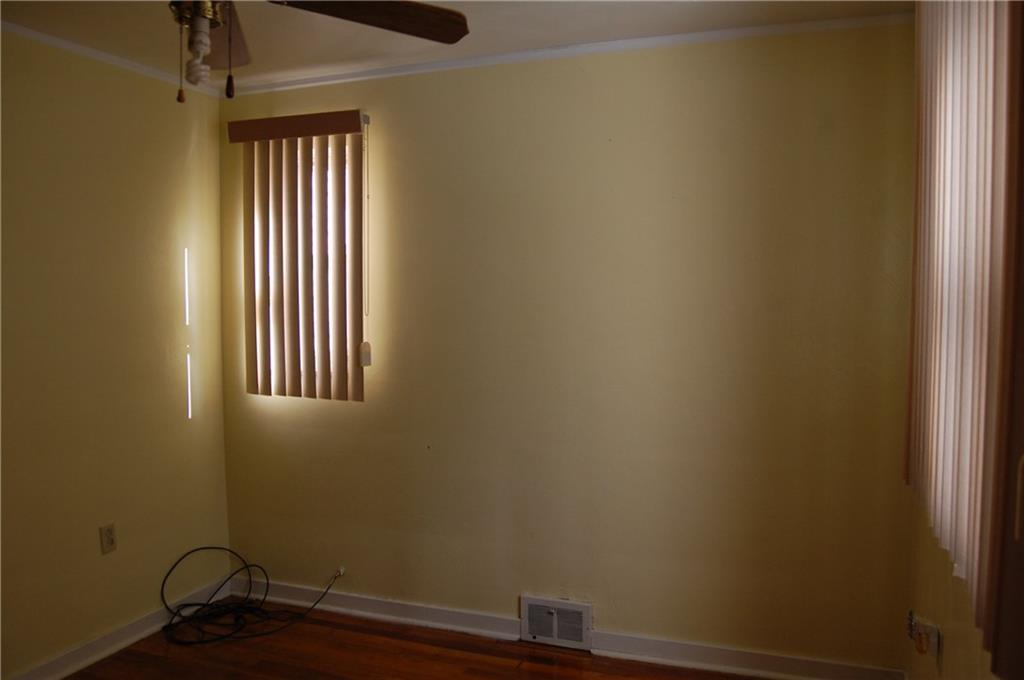 627 Cascade Road Pittsburgh, PA 15221 - Photo 19 of 25 2nd Bedroom