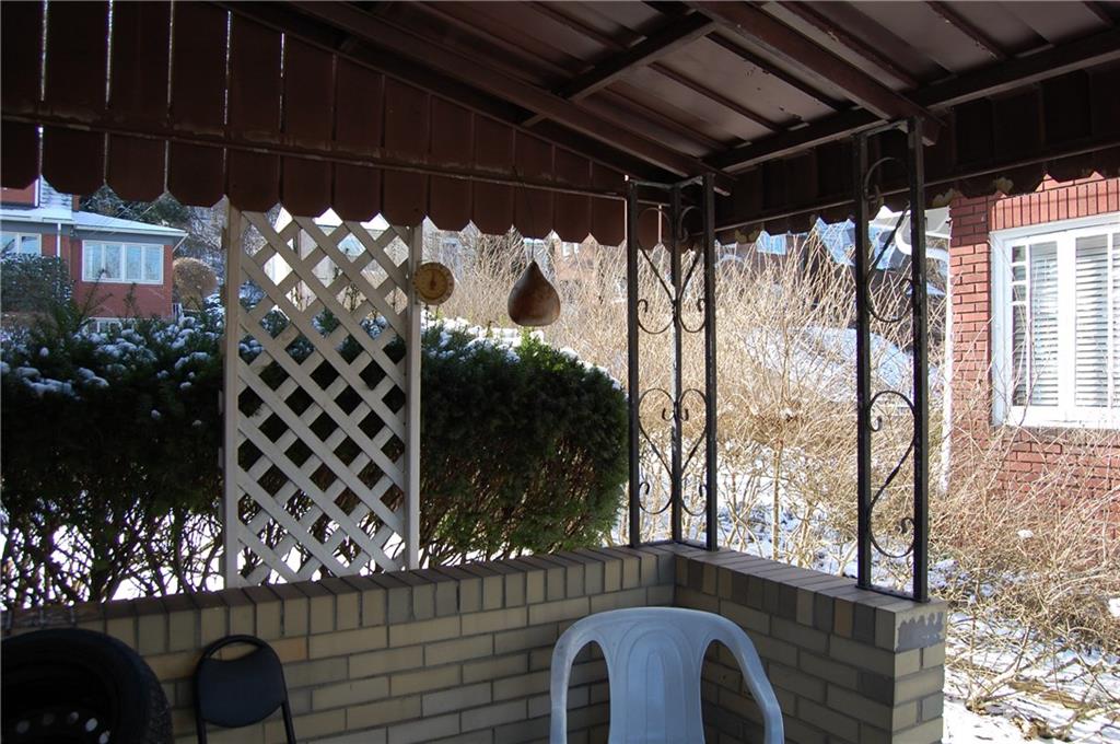 627 Cascade Road Pittsburgh, PA 15221 - Photo 24 of 25 Side porch