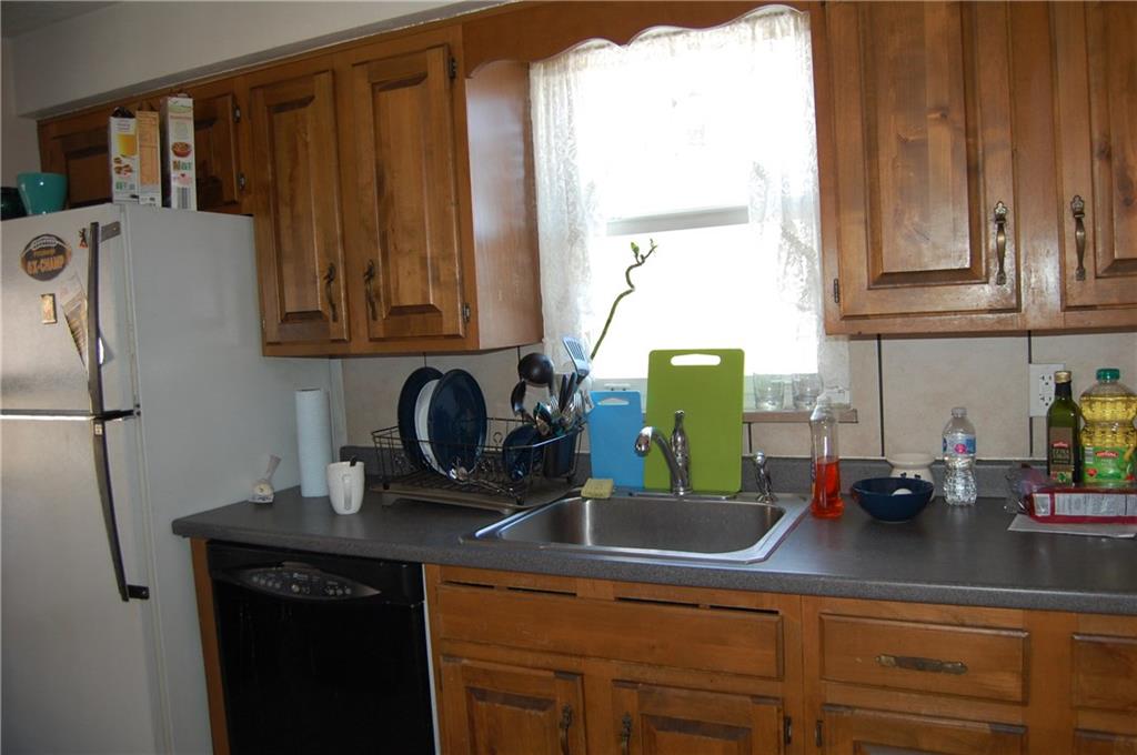 627 Cascade Road Pittsburgh, PA 15221 - Photo 9 of 25 Kitchen