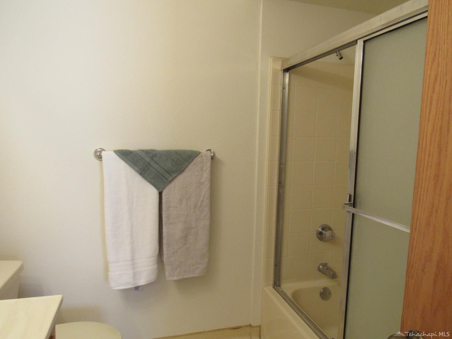 20008 Springhill Avenue Tehachapi, CA 93561 - Photo 10 of 32 Gallery Image 10