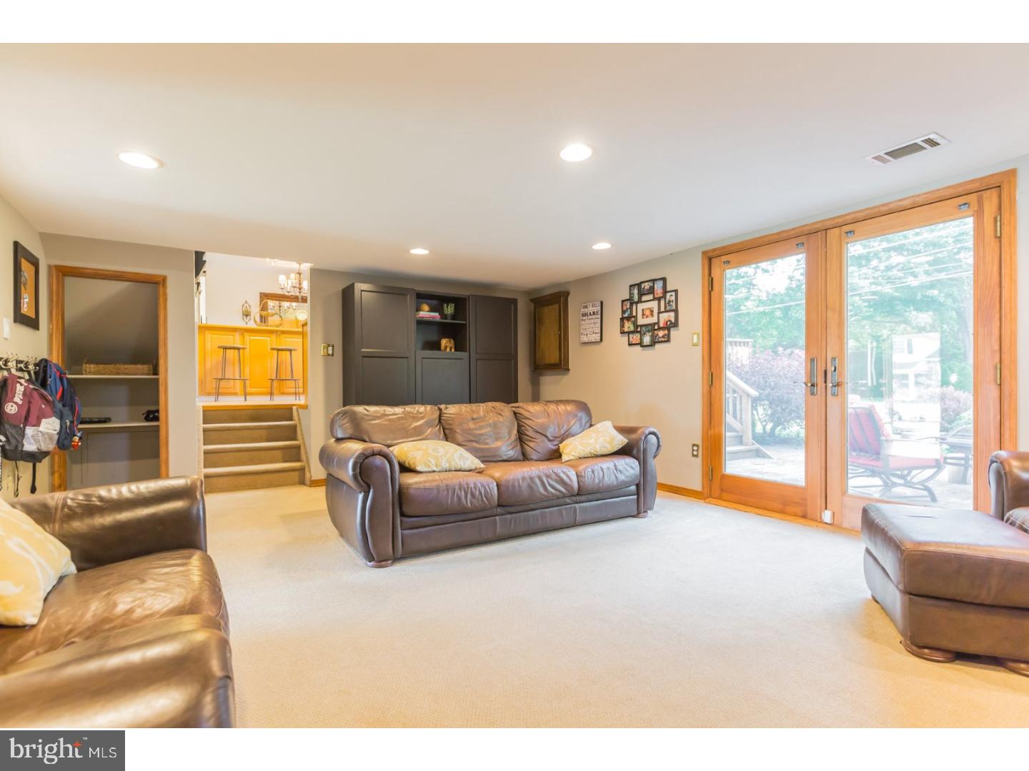 879 Morefield Road Philadelphia, PA 19115 - Photo 14 of 25 Family Room