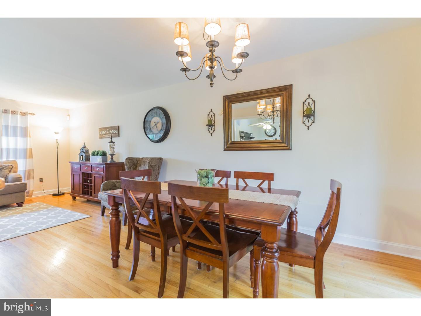 879 Morefield Road Philadelphia, PA 19115 - Photo 8 of 25 Dining Room