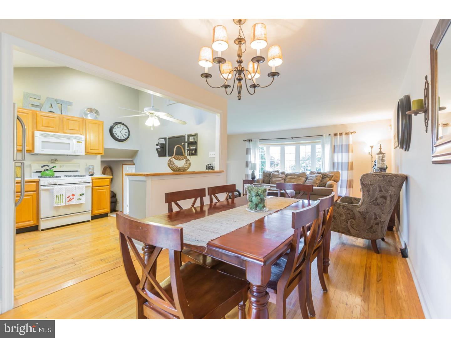 879 Morefield Road Philadelphia, PA 19115 - Photo 9 of 25 Dining Room