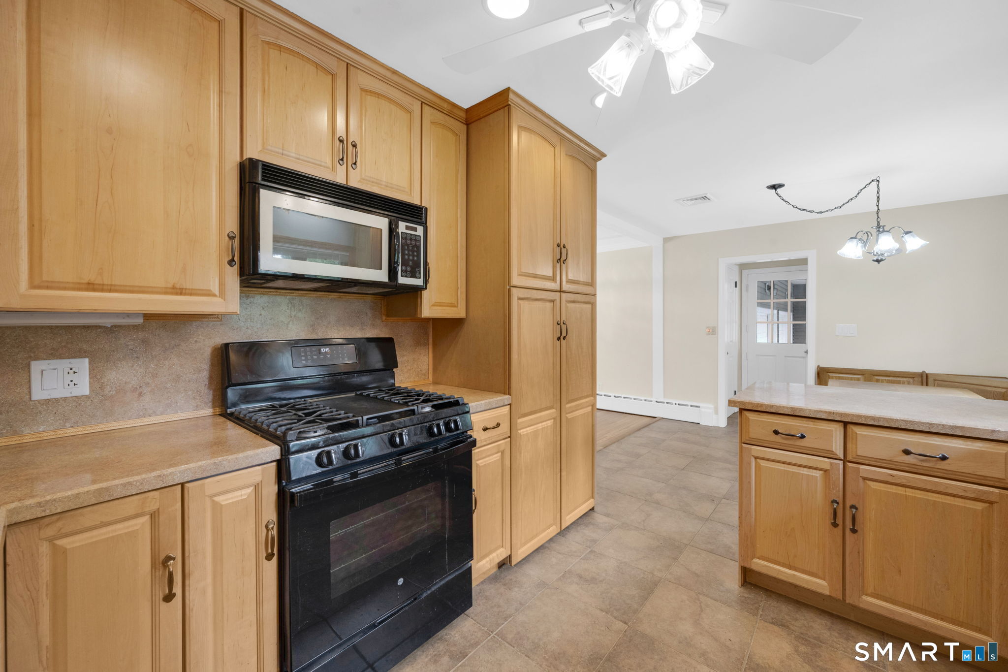 12 Unity Drive Trumbull, CT 06611 - Photo 15 of 38