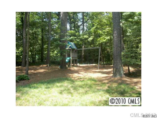 11901 Henderson Hill Road Huntersville, NC 28078 - Photo 2 of 4 a view of a park