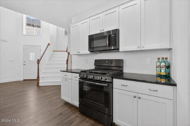 $499,900 | 73 Ordelia Lane, Round Lake, NY 12151