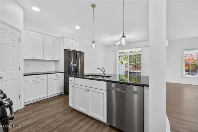 $499,900 | 73 Ordelia Lane, Round Lake, NY 12151