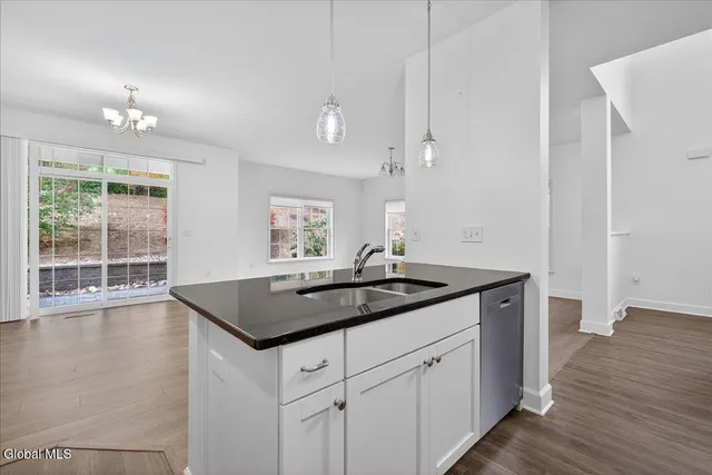 $499,900 | 73 Ordelia Lane, Round Lake, NY 12151