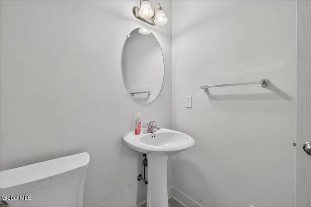 $499,900 | 73 Ordelia Lane, Round Lake, NY 12151